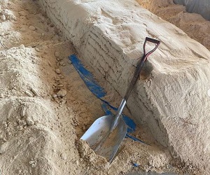 荒井果樹園　肥料作り